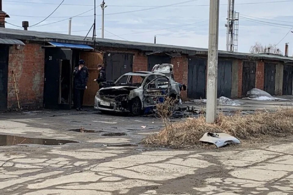 Полицейские ведут розыск подозреваемого в порче автомобиля в Шелехове.