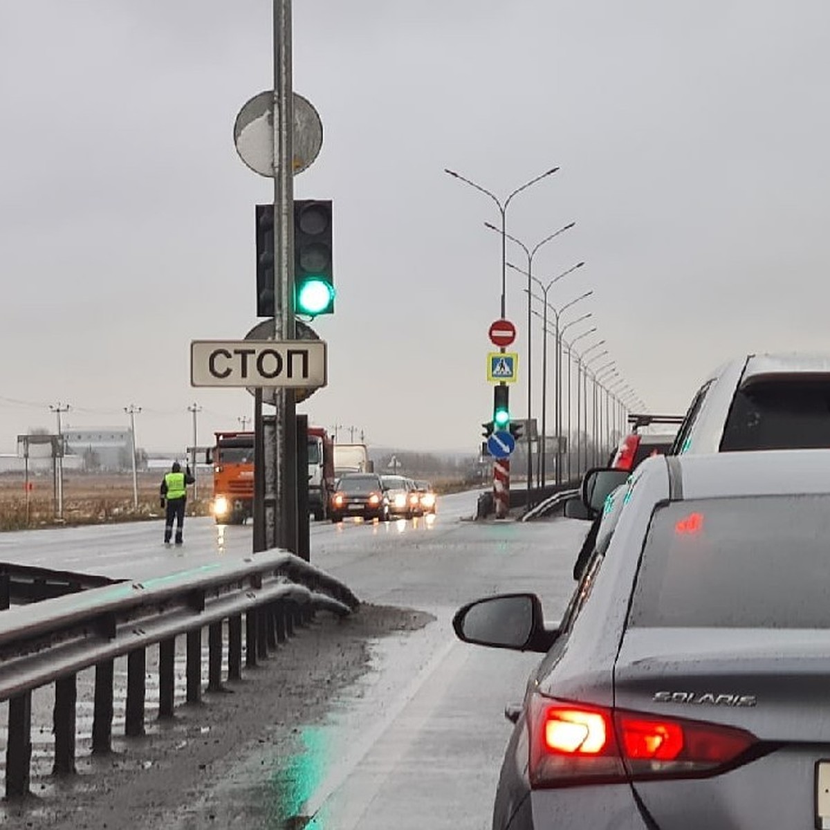 На участке трассы «Тюмень-Тобольск-Ханты-Мансийск» введено ограничение  движения для большегрузов - KP.RU