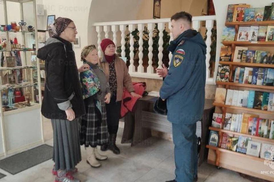 129 храмов и церквей Иркутской области проверили сотрудники МЧС перед Пасхой