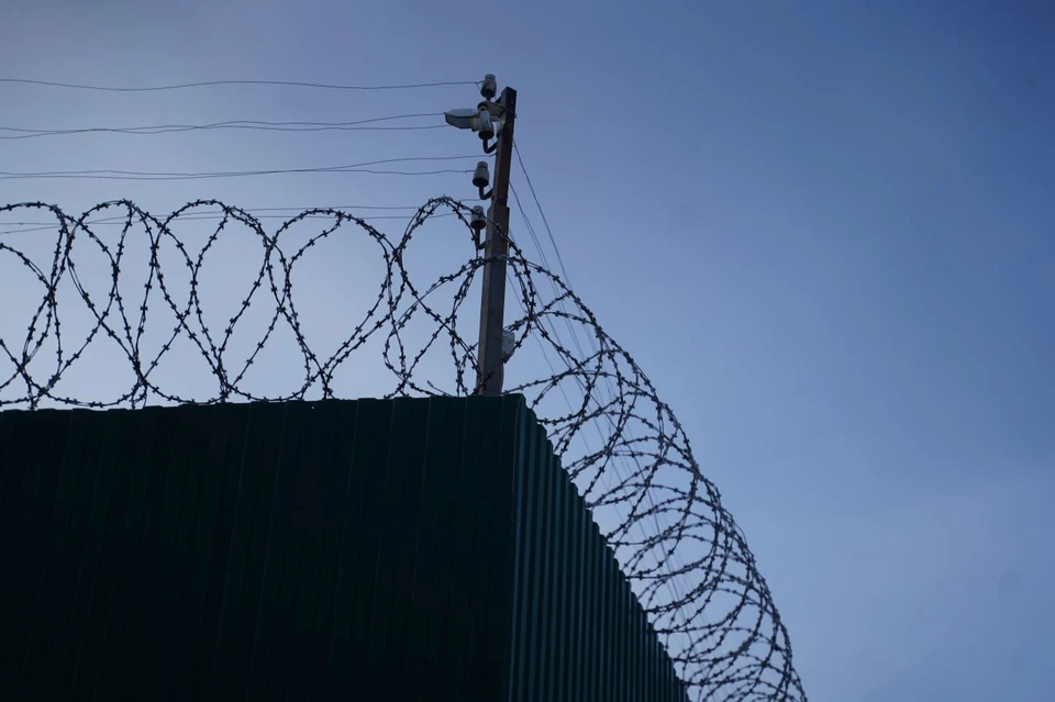 Оказалось, что негодяй повинен в совершении ряда преступлений. Одно из них - доведение до самоубийства