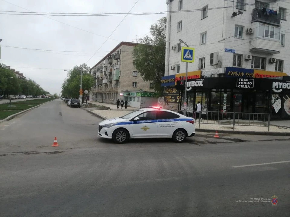 Полиция обеспечивает порядок на месте взрыва в многоэтажке