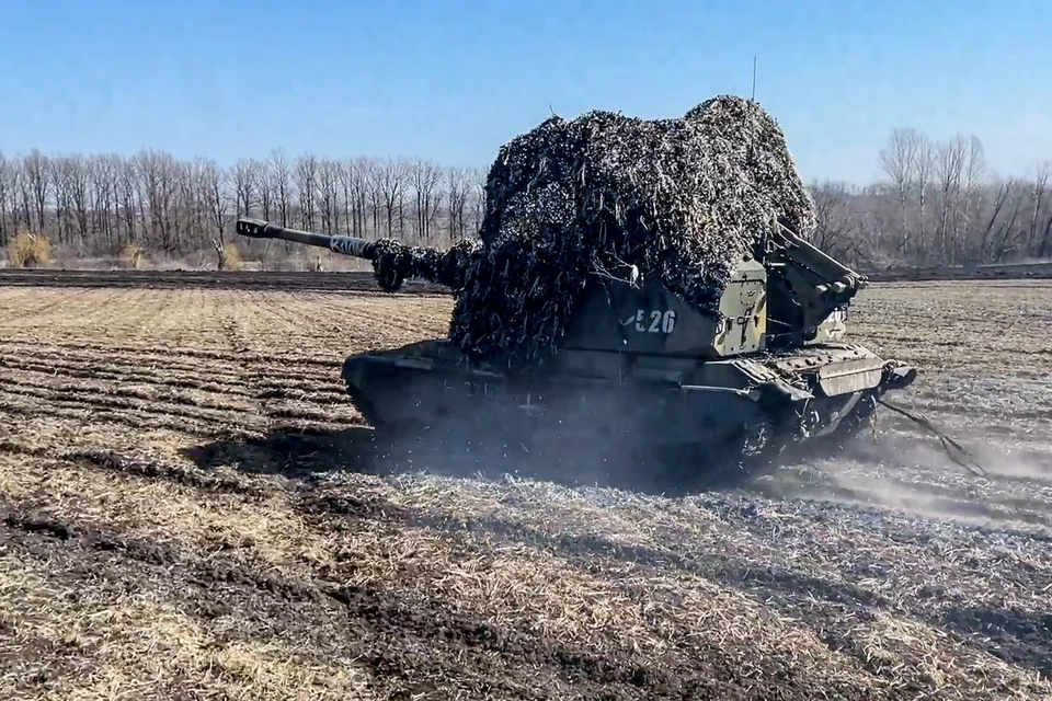 Боевая работа расчетов САУ "Мста-С" военнослужащих Западного военного округа (ЗВО) в зоне проведения специальной военной операции. Фото: Пресс-служба Минобороны РФ/ТАСС