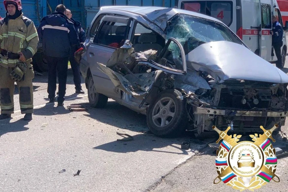 Обстоятельства аварии устанавливаются Фото: пресс-служба УГИБДД ГУ МВД РФ по Краснодарскому краю