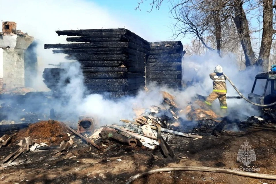 Пожилая пара осталась без жилья из-за пожара в ЕАО