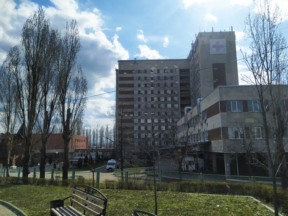 Больницы и службы скорой помощи будут работать круглосуточно.