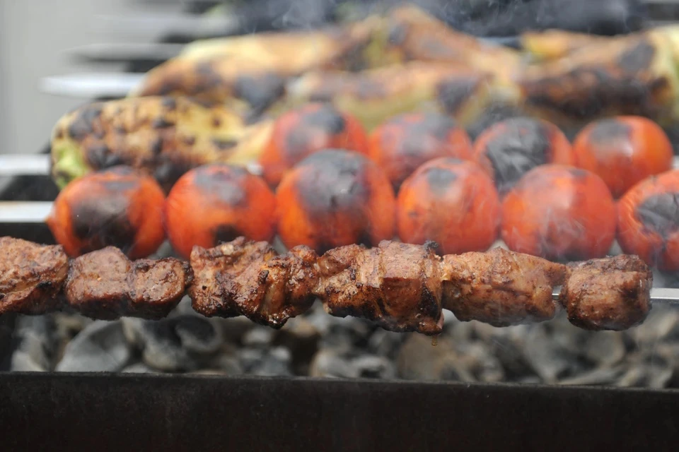 Врач посоветовала мариновать мясо для шашлыка самостоятельно