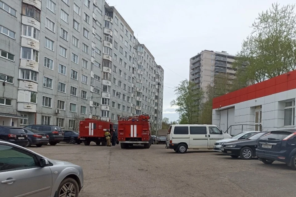 Пожар тушили 14 человек и четыре единицы техники. Фото: ГУ МЧС по Кировской области