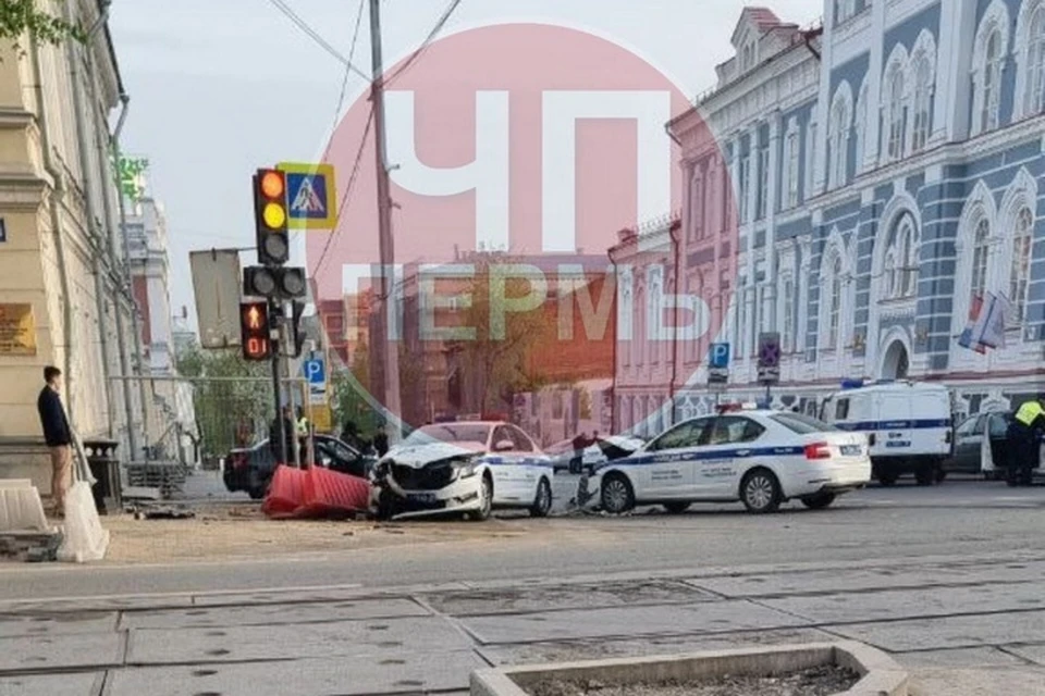 Фото с места аварии: ВК "ЧП Пермь".