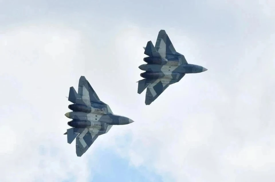 В Польше сообщили о перехвате российским Су-35 самолета Turbolet L-410 над Черным морем