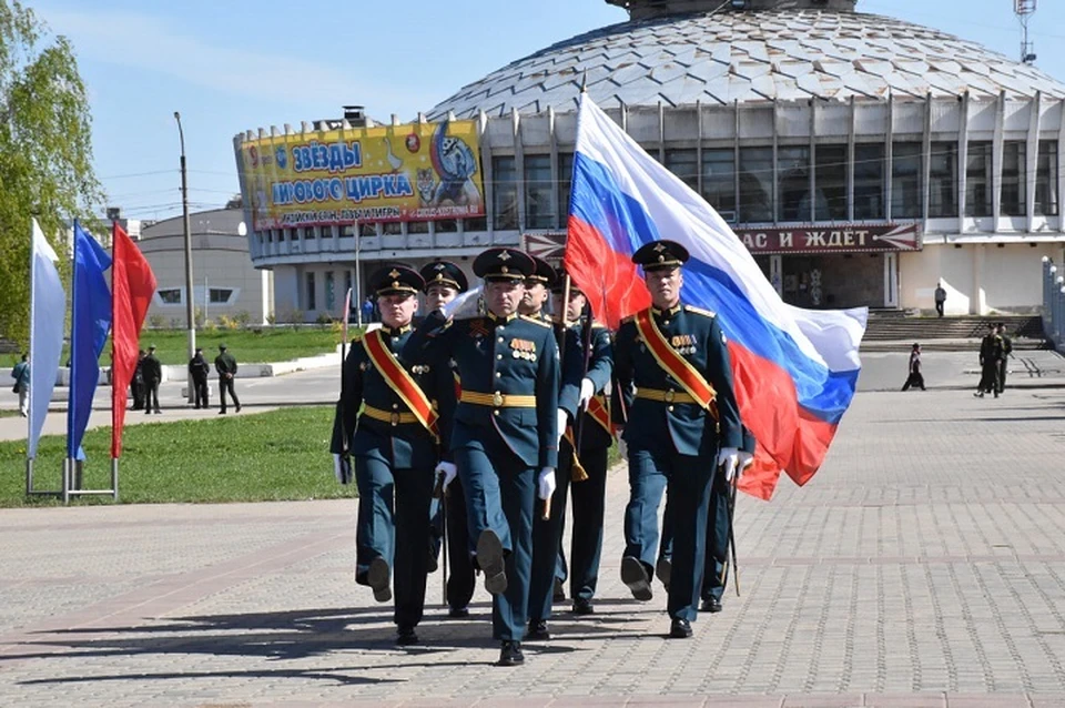 Костромской полк на параде