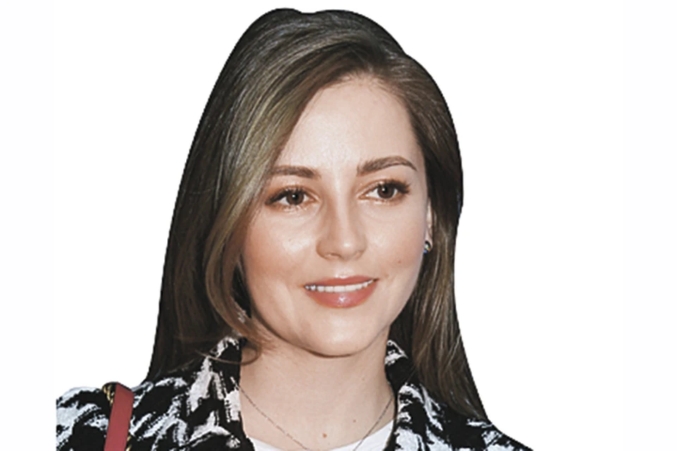 Көзілдірік киген әйелмен ауыр жыныстық қатынас Вагинальды душ басы