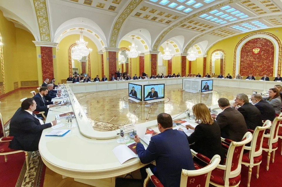 В Оренбурге представители 14 регионов ПФО поговорили об этноконфессиональных отношениях.