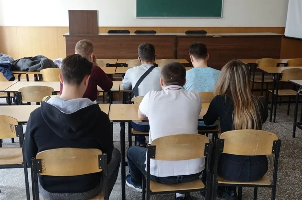 Депутат Мажуга назвал правильной тенденцией возрастающий интерес к среднему специальному образованию