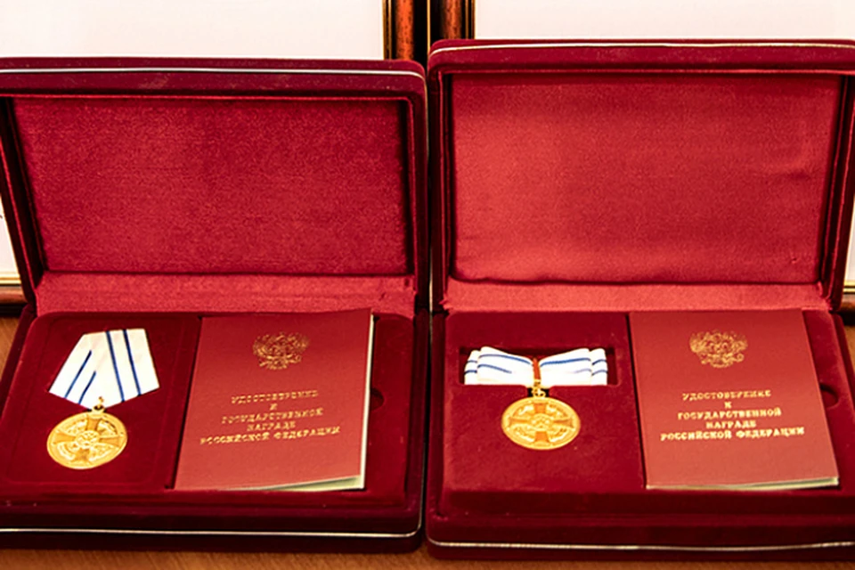 Родителям из Кировской области вручили медаль и орден за воспитание пятерых детей. ФОТО: правительство Кировской области