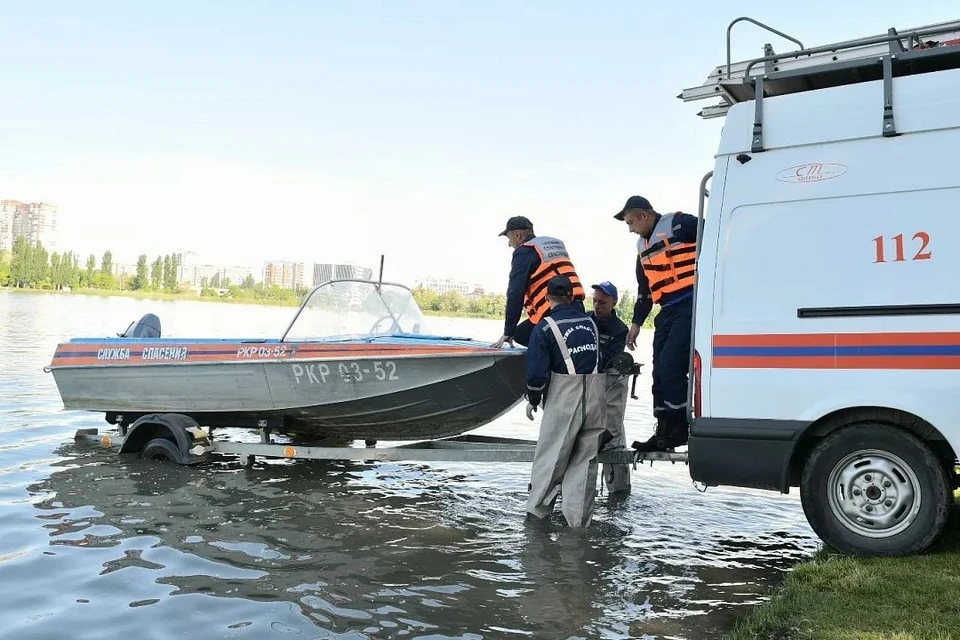 В Краснодаре спасатели ежедневно патрулируют водоемы и прибрежные территории Фото: пресс-служба городской администрации