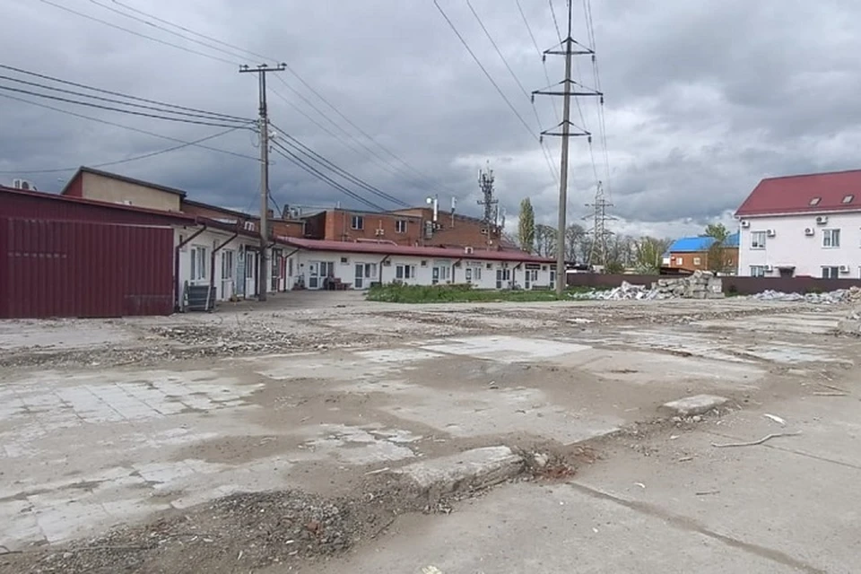 Мэр города Евгений Наумов поручил демонтировать незаконные постройки максимально оперативно