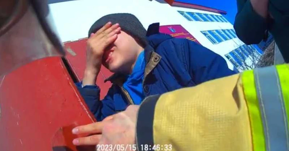 Воспитанник коррекционной школы застрял в дверном замке в Магаданской области Фото: ПСЦ Магаданской области