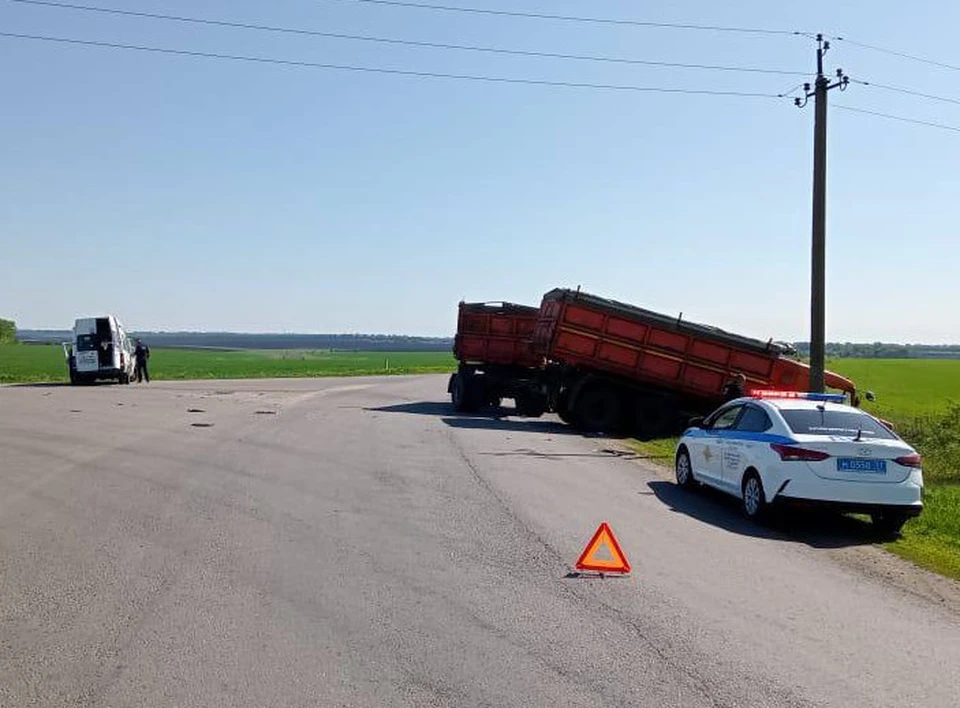 В Тульской области столкнулись «КамАЗом» и автобус: пострадали пять человек