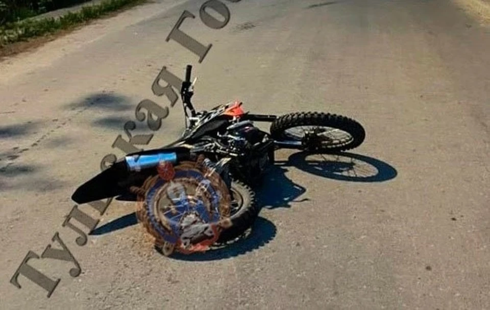 В Веневском районе Тульской области подросток на спортивном мотоцикле сбил маму с ребенком