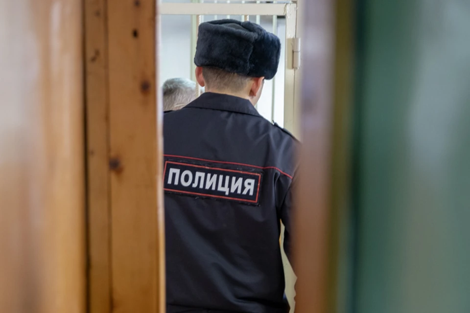 В Уфимском районе Башкирии трое полицейских подозреваются в получении взятки от иностранца за непривлечение к ответственности при нарушении миграционного законодательства