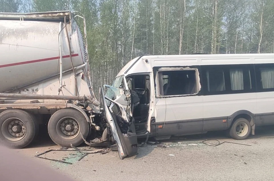 В ДТП погиб водитель пассажирской "Газели". Фото: ГИБДД по Свердловской области