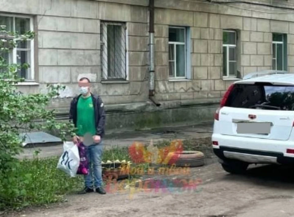 Эксгибиционист злодействовал вечером 22 мая на улице Геращенко.