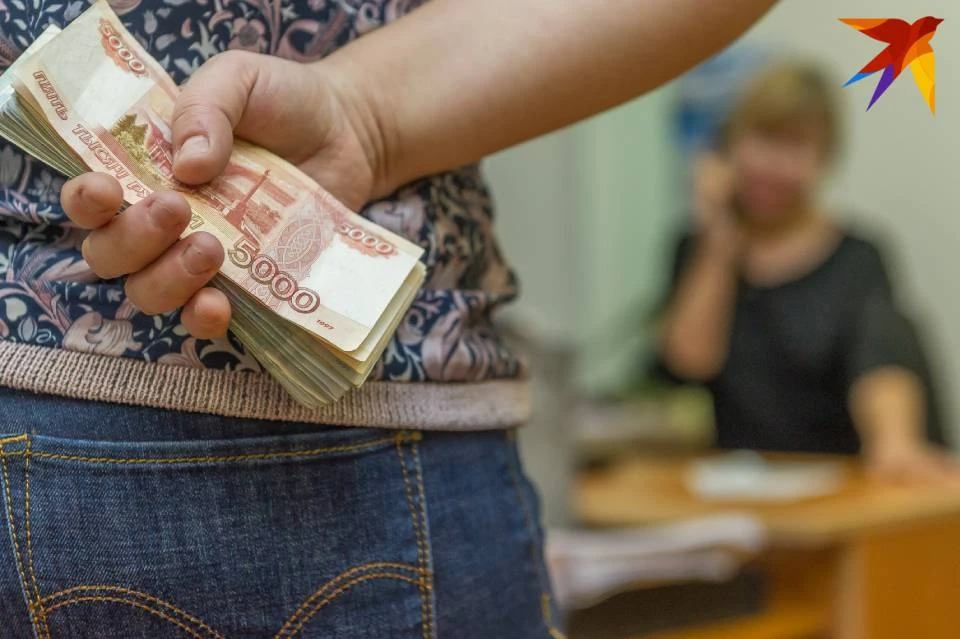За взятку в 15 тысяч рублей бывшая замглавного врача заплатит штраф в 300 тысяч рублей.