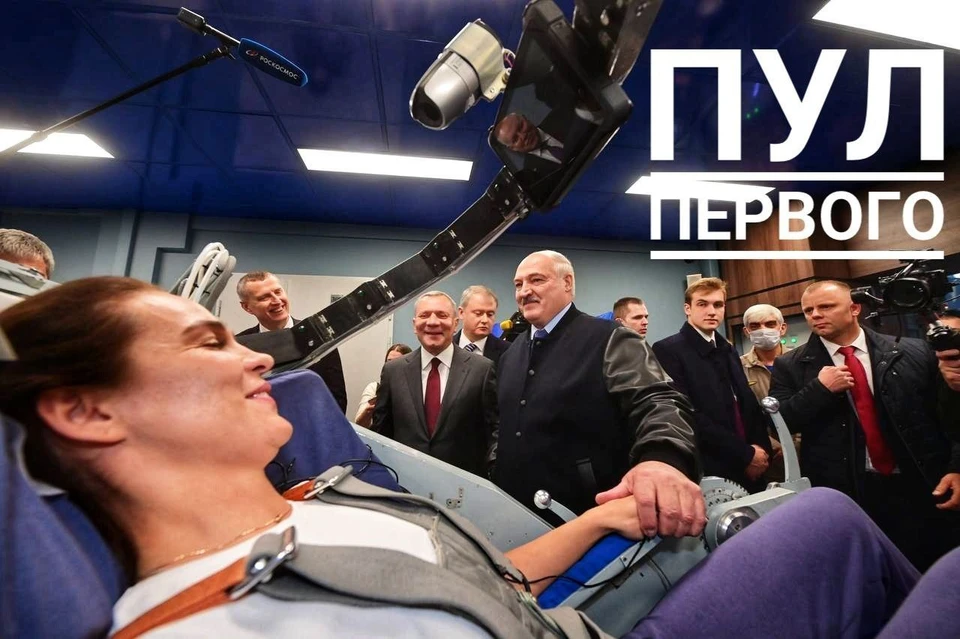 Показали фото Лукашенко с первой белорусской космонавткой Василевской, которое ранее не публиковалось. Фото: телеграм-канал «Пул Первого»
