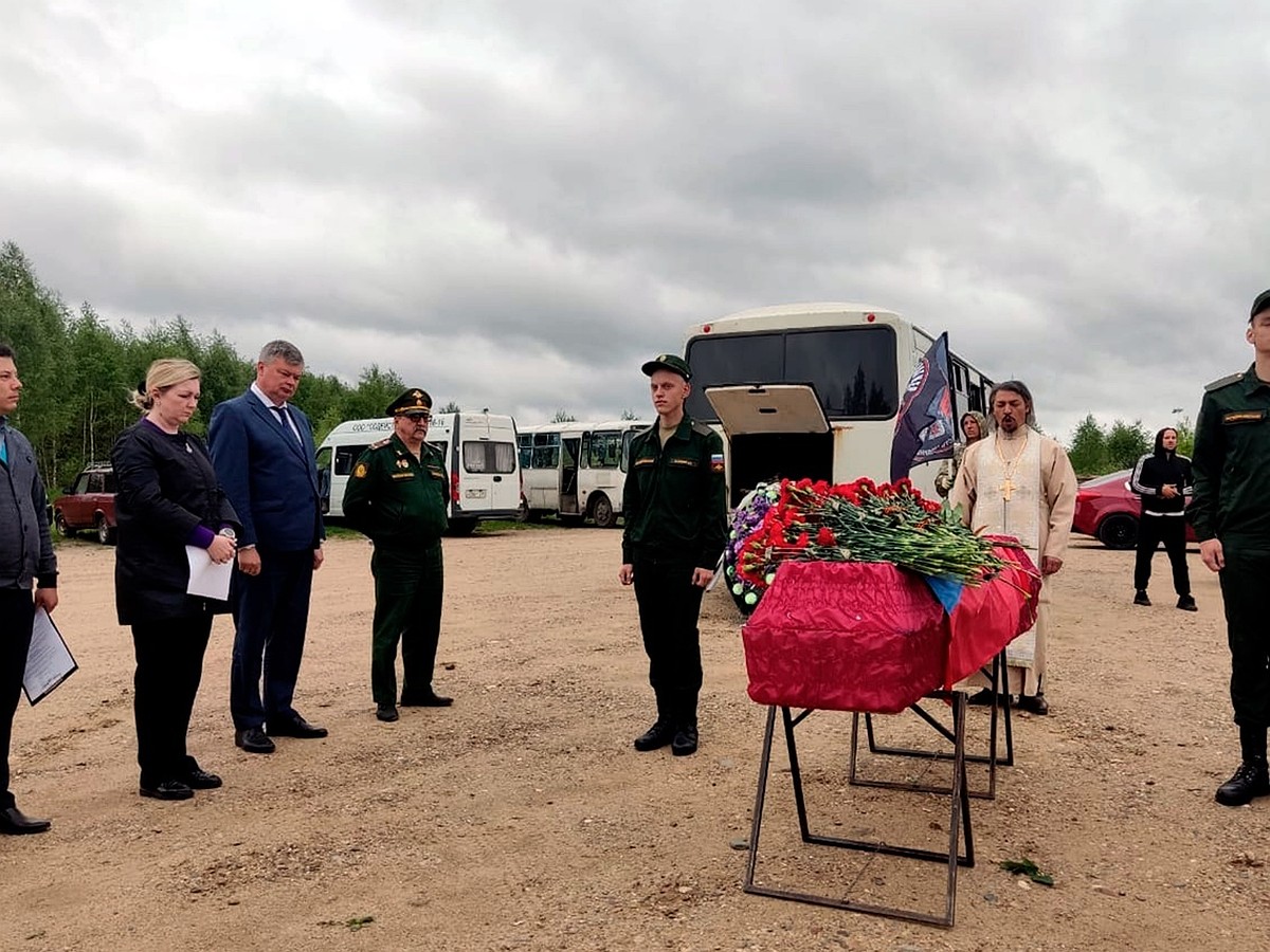 Погибшего в ходе СВО командира стрелкового отделения Владимира Шишкова  похоронили в Кимрах - KP.RU