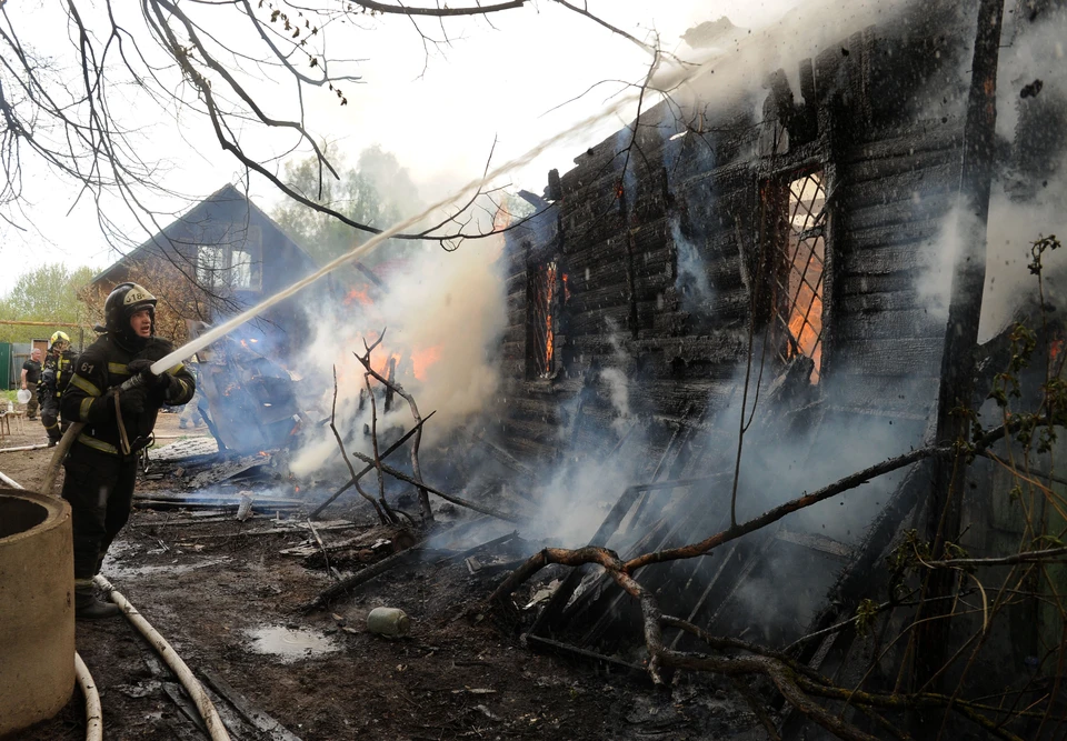 Мужчина погиб при пожаре жилом доме в Томской области.