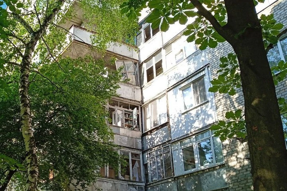 Поврежденный жилой дом по улице Словацкая