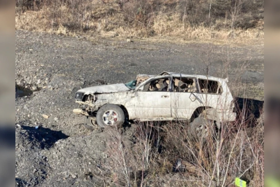 В районе 201 километра авто опрокинулось, судя по снимкам иномарки, не один раз