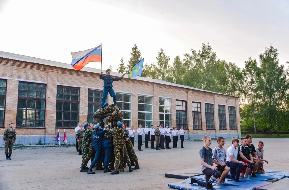 В Рязанской области провели военные сборы для школьников. Фото: Подслушано Шилово.