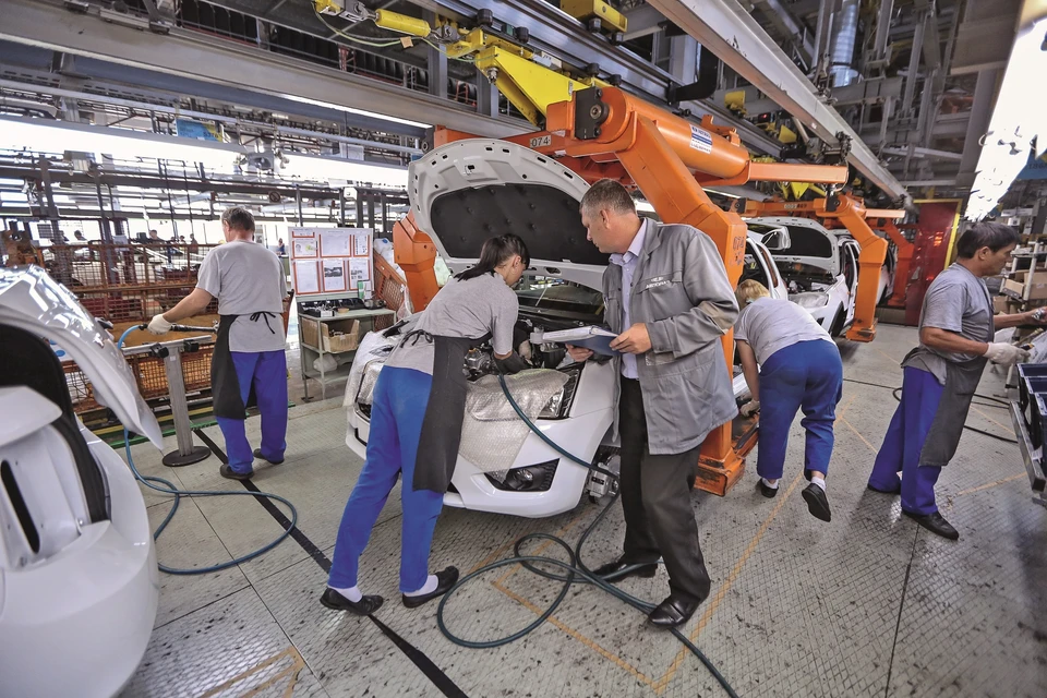 Вопреки всему АвтоВАЗ выжил и выпустил в прошлом году почти 190 тыс. машин. В планах на 2023 год: нарастить выпуск до 400 тыс., перезапустить производство LADA Largus.