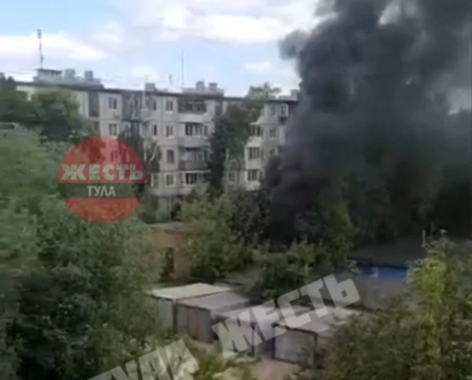 В Пролетарском округе Тулы на улице Гастелло загорелся мусор в контейнере