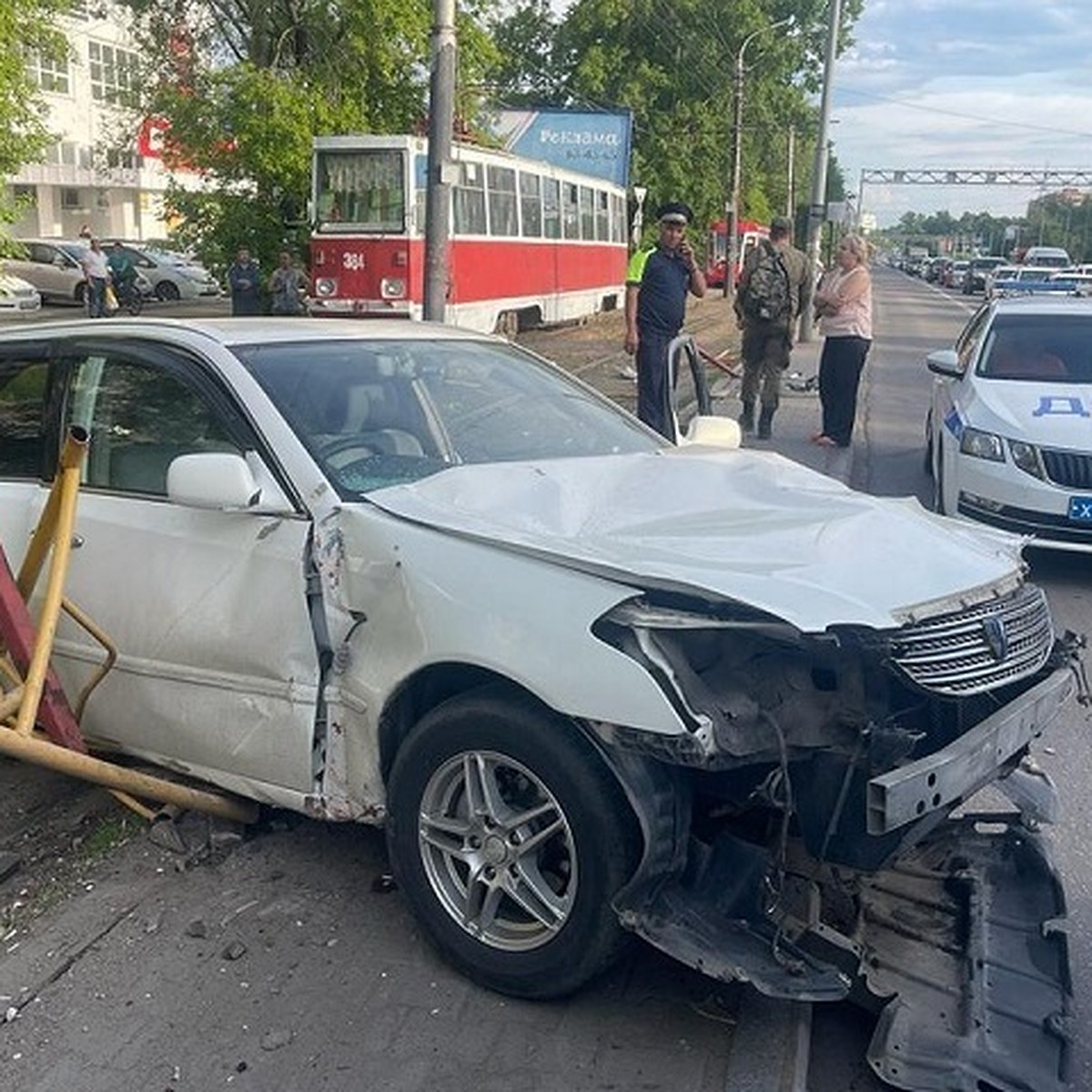 Знал, что машина сломана, но все равно напился и поехал: водитель насмерть  задавил женщину на остановке в Хабаровске - KP.RU