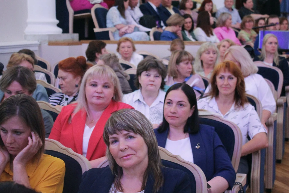 Соцработников награждали в Тверской филармонии.