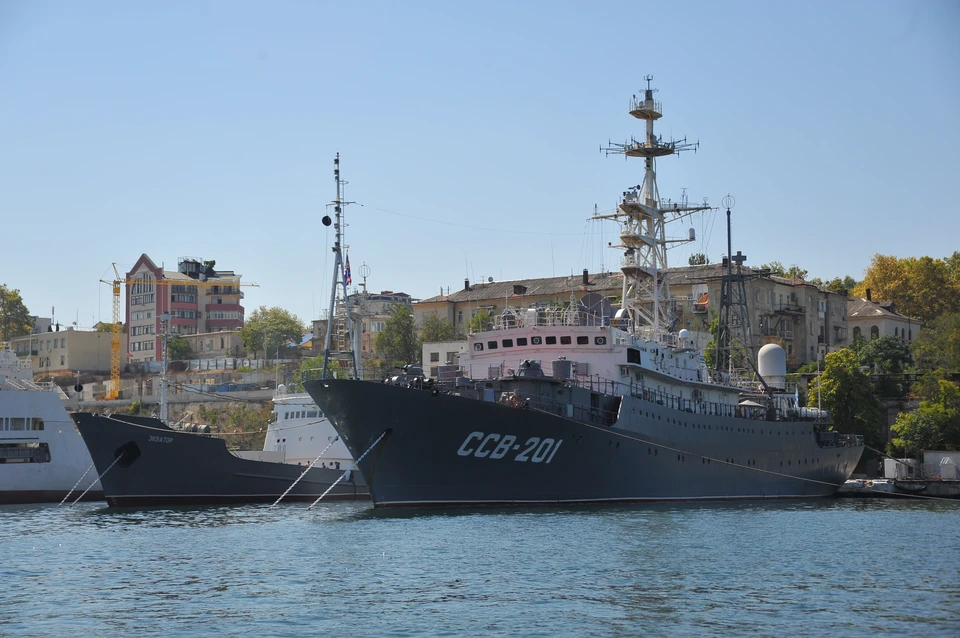 Корабль «Приазовье» в Севастополе в 2014 году