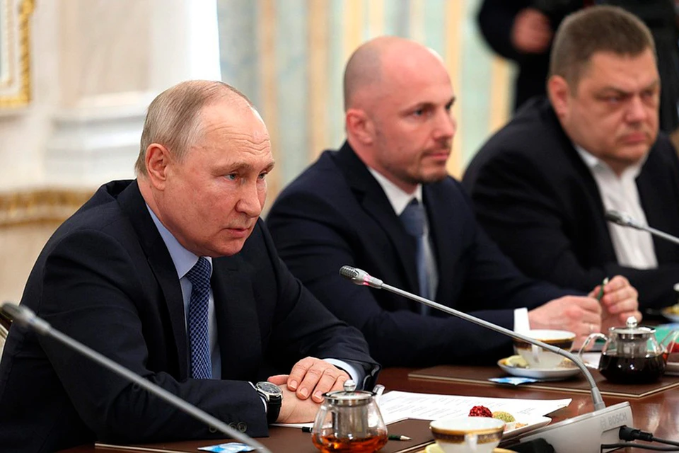 Владимир Путин ответил на острые вопросы военкоров