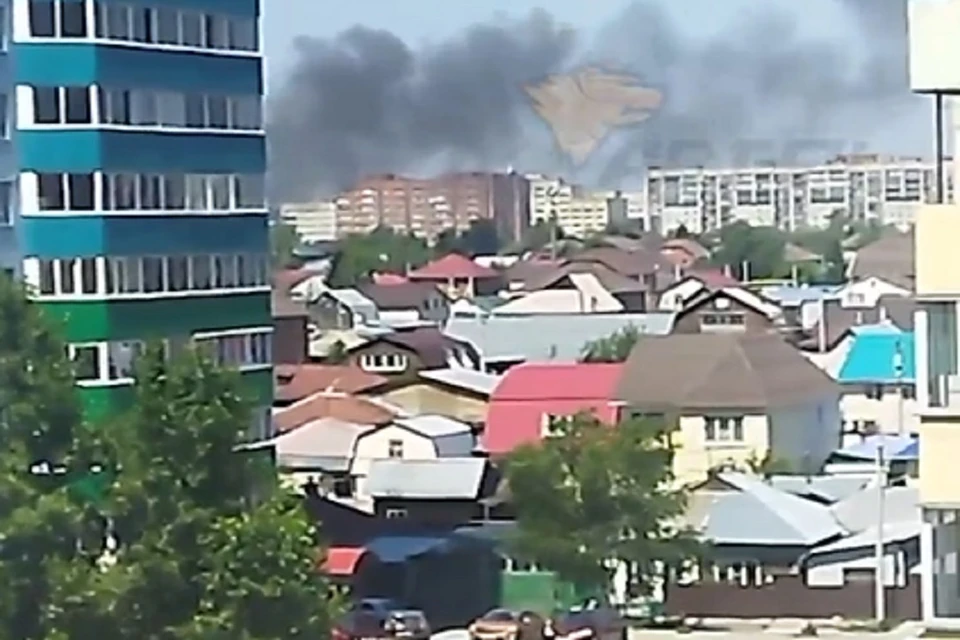 Человек погиб на пожаре в частном доме в Ленинском районе Новосибирска. Фото: стоп-кадр // "АСТ-54".
