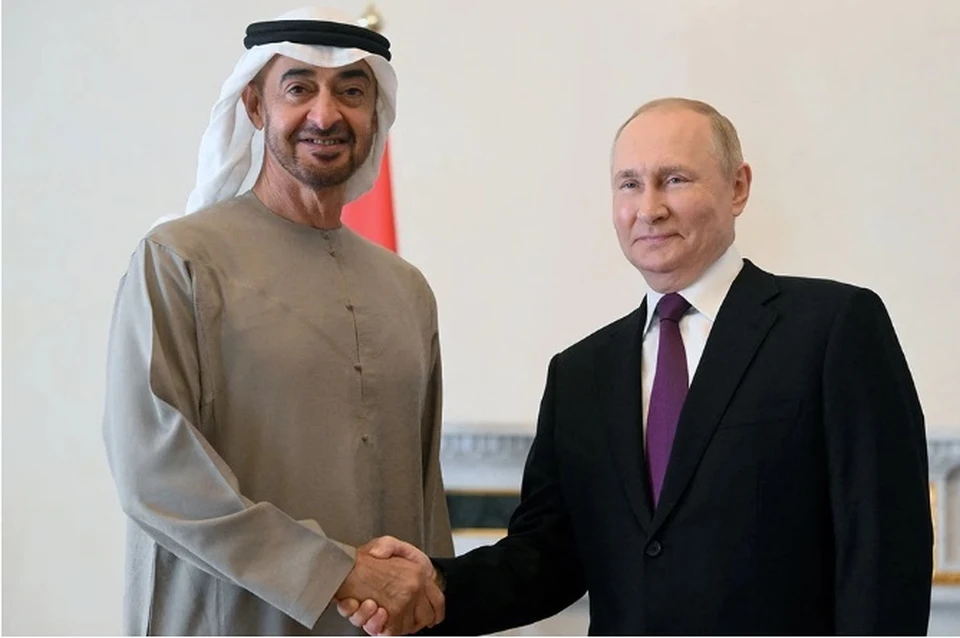 Путин встретился с президентом ОАЭ Нахайяном на полях ПМЭФ