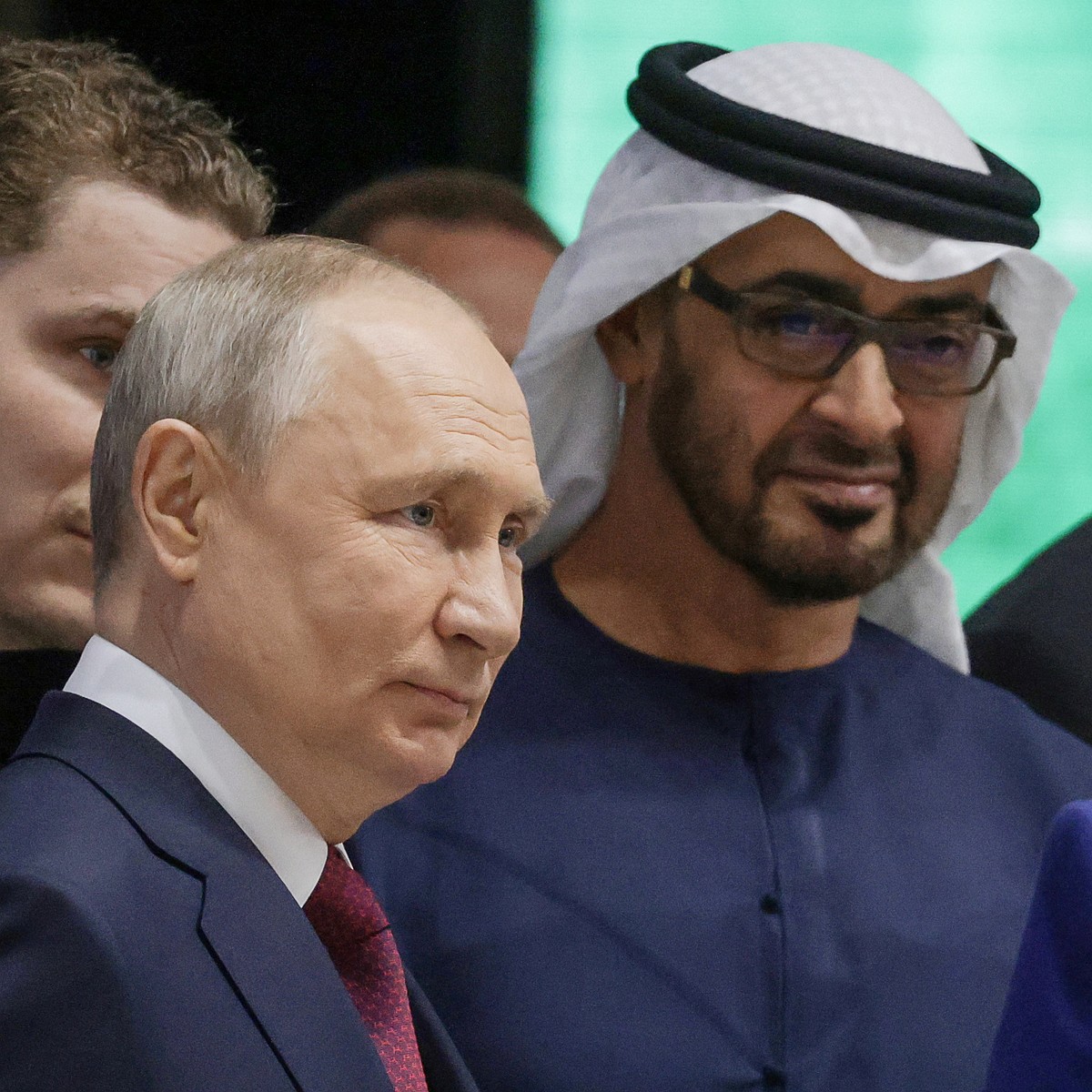 Президент ОАЭ сообщил Владимиру Путину о дальнейшей поддержке по украинскому направлению - KP.RU