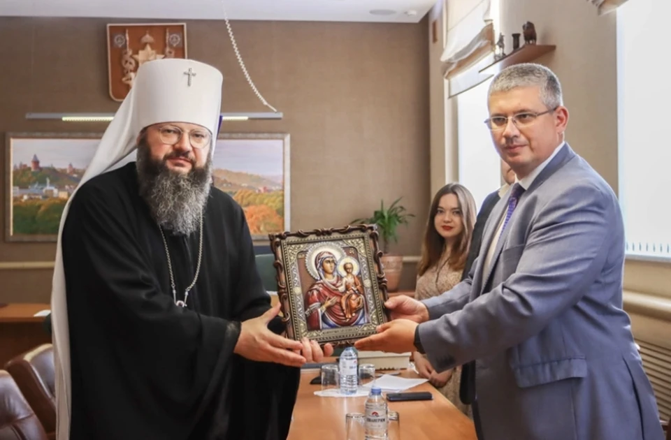 Врип мэра Смоленска Александр Новиков обсудил с митрополитом празднование 1160-летия города. Фото: пресс-служба администрации города.