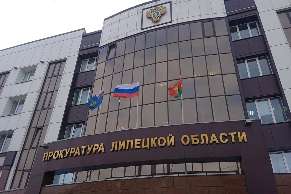 Бывшая сотрудница больше года забирала деньги из кассы