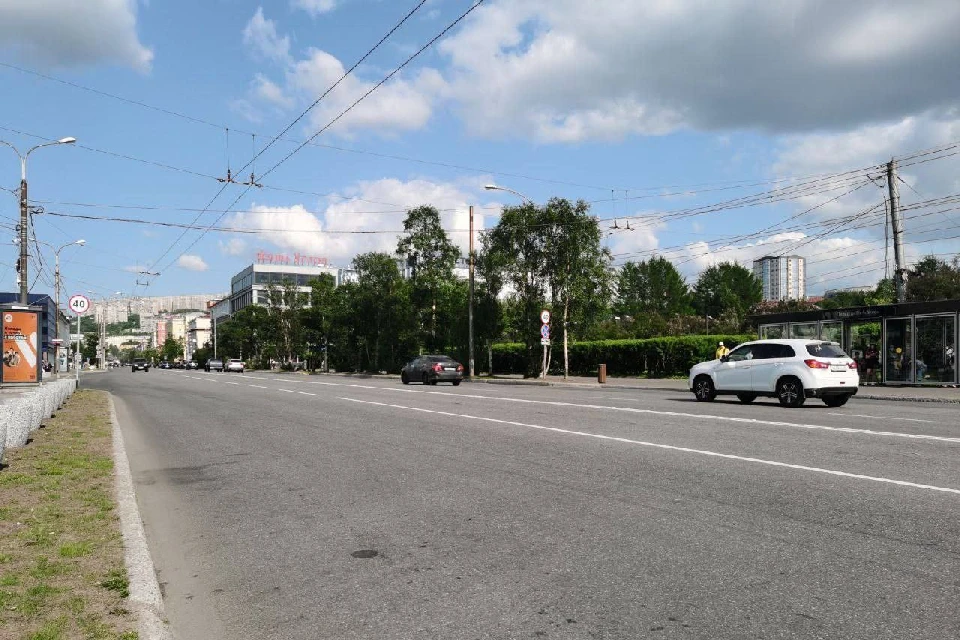 На проспекте Ленина разметку сделали толстослойным холодным пластиком со светоотражающими элементами. Фото: администрация Мурманска