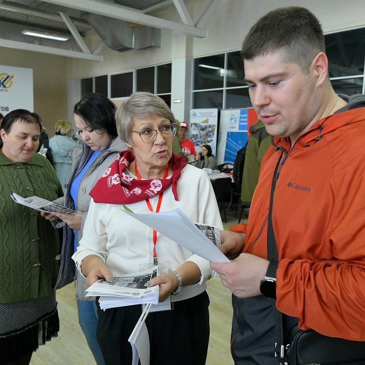 Ярмарку вакансий в Омской области в первые часы ее работы посетили 5 тысяч  человек - KP.RU