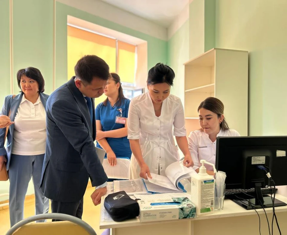 Акцент сделан на активное внедрение цифровых технологий, чтобы снизить нагрузку на врачей и передать часть вспомогательных задач среднему медицинскому персоналу.
