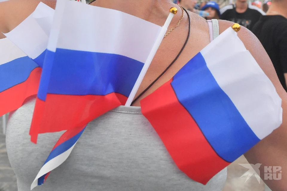 Продавец флажков напал на женщину в Торговом городке в Рязани.
