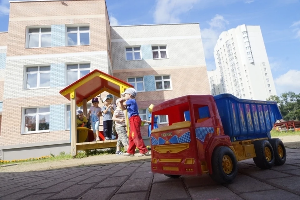 В новых регионах восстанавливают детские сады