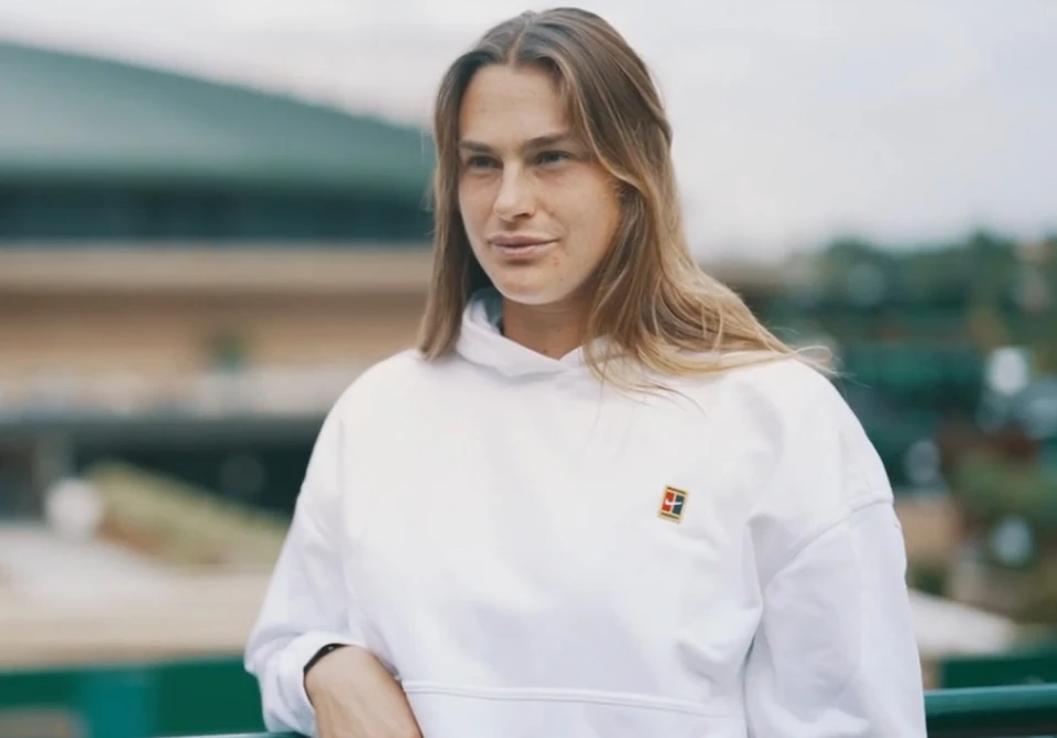 Арина Соболенко начала Уимблдон 2023 с победы. Фото: кадр видео wimbledon.com